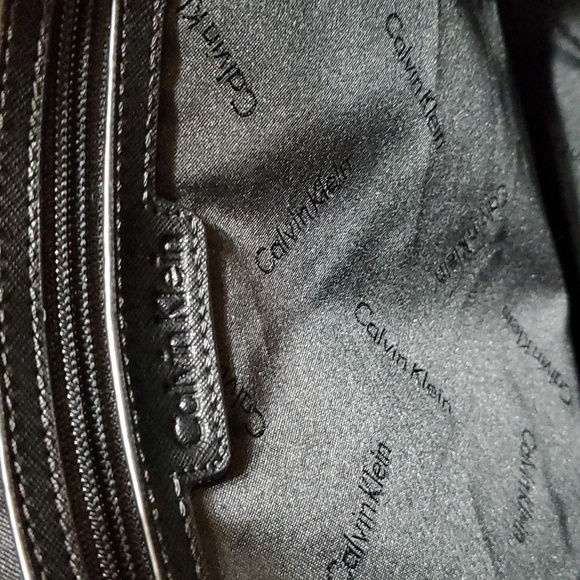 Calvin Klein Shoulder Bag - Picture 3 of 5